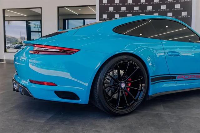 2019 Porsche 911 Carrera GTS