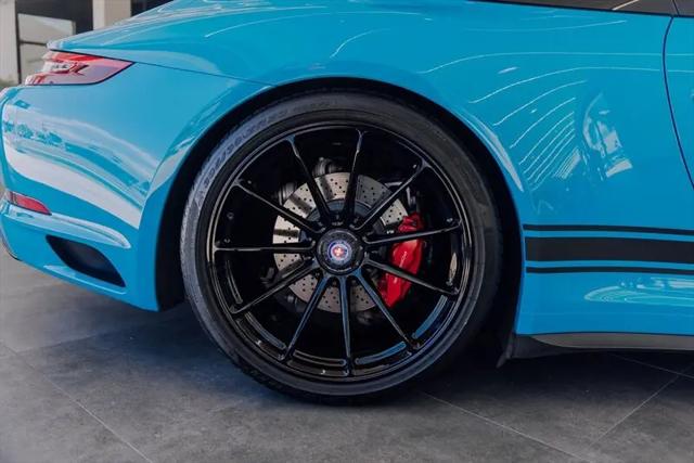 2019 Porsche 911 Carrera GTS