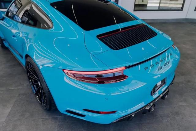 2019 Porsche 911 Carrera GTS