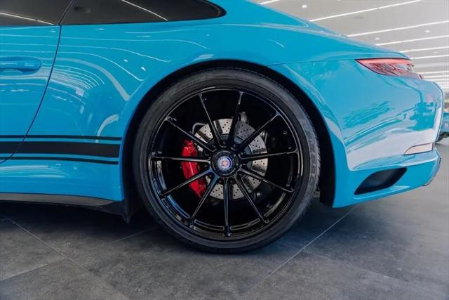 2019 Porsche 911 Carrera GTS