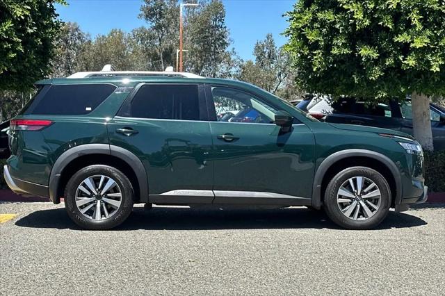 2024 Nissan Pathfinder SL FWD