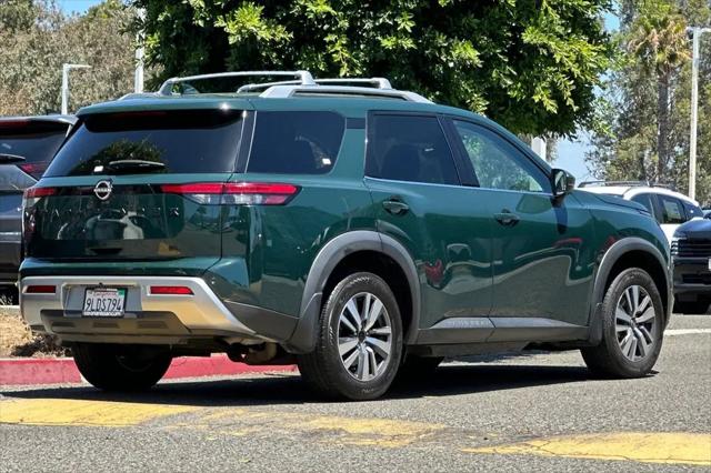 2024 Nissan Pathfinder SL FWD