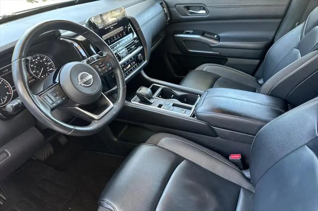 2024 Nissan Pathfinder SL FWD