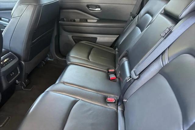 2024 Nissan Pathfinder SL FWD