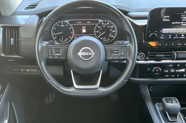 2024 Nissan Pathfinder SL FWD