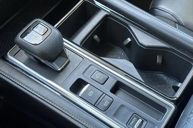 2024 Nissan Pathfinder SL FWD