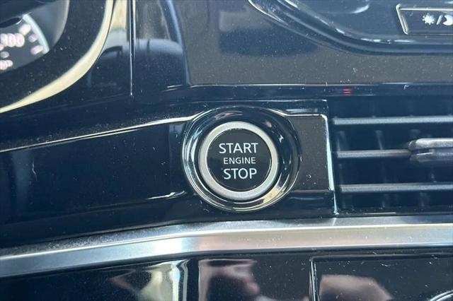 2024 Nissan Pathfinder SL FWD