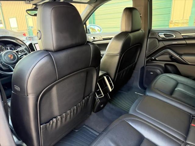 2017 Porsche Cayenne Platinum Edition