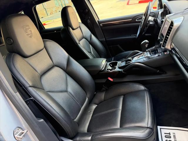 2017 Porsche Cayenne Platinum Edition