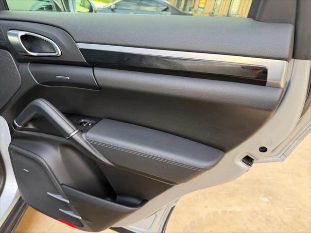 2017 Porsche Cayenne Platinum Edition