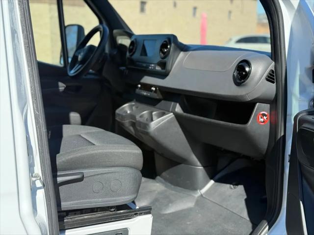 2019 Freightliner Sprinter Standard Roof V6