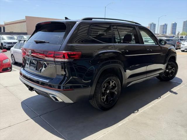2024 Volkswagen Atlas 2.0T Peak Edition SEL