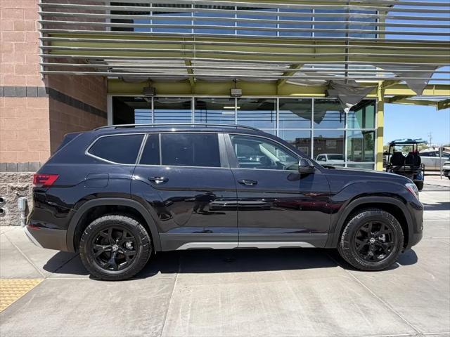 2024 Volkswagen Atlas 2.0T Peak Edition SEL