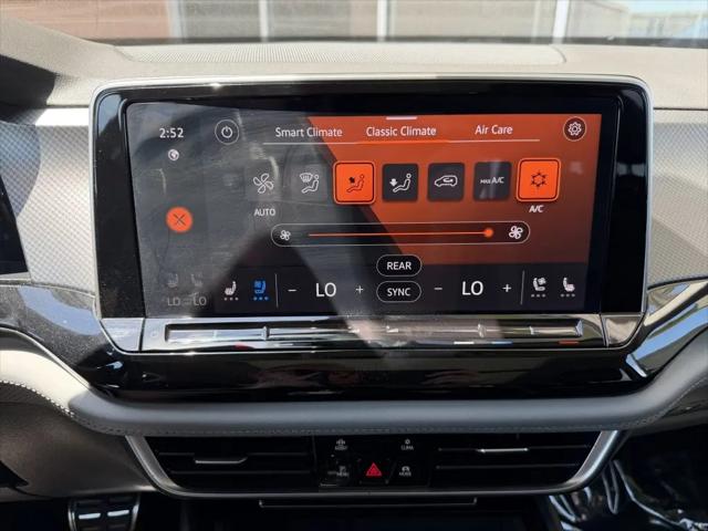 2024 Volkswagen Atlas 2.0T Peak Edition SEL