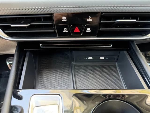 2024 Volkswagen Atlas 2.0T Peak Edition SEL