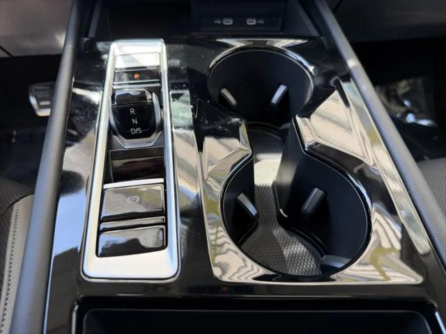 2024 Volkswagen Atlas 2.0T Peak Edition SEL