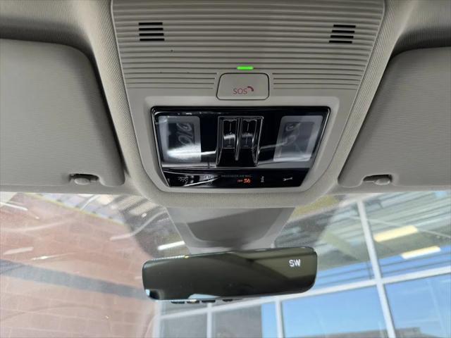 2024 Volkswagen Atlas 2.0T Peak Edition SEL