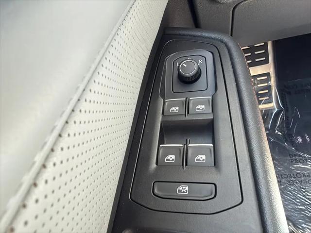 2024 Volkswagen Atlas 2.0T Peak Edition SEL