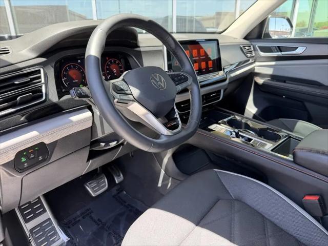 2024 Volkswagen Atlas 2.0T Peak Edition SEL