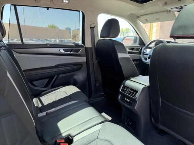 2024 Volkswagen Atlas 2.0T Peak Edition SEL