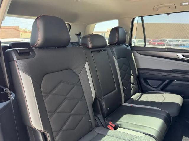 2024 Volkswagen Atlas 2.0T Peak Edition SEL