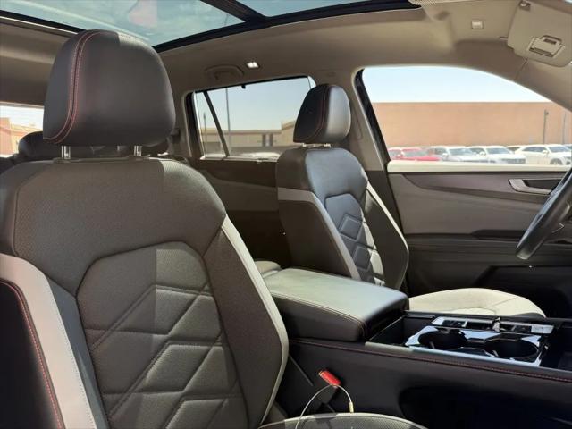 2024 Volkswagen Atlas 2.0T Peak Edition SEL