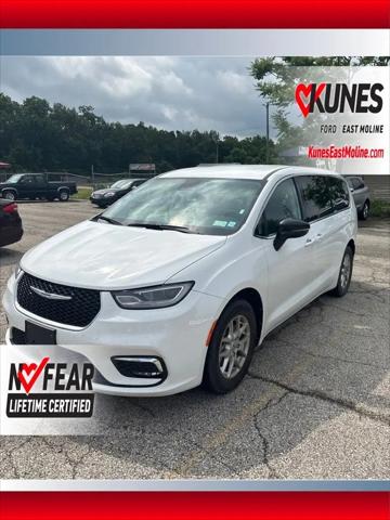 2024 Chrysler Pacifica Touring L for sale in East Moline, IL
