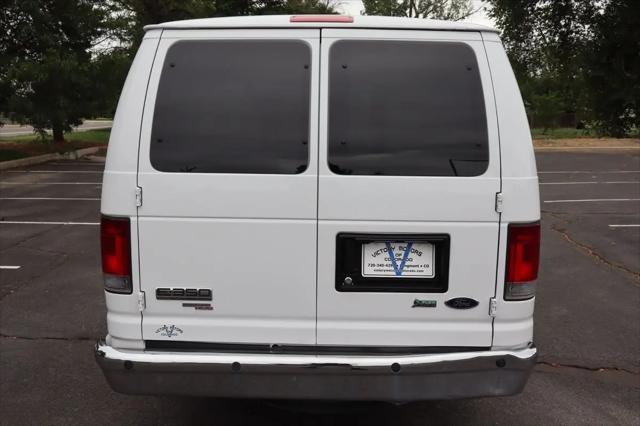 2010 Ford E-350 Super Duty XLT