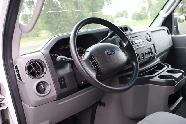 2010 Ford E-350 Super Duty XLT