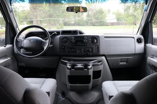 2010 Ford E-350 Super Duty XLT