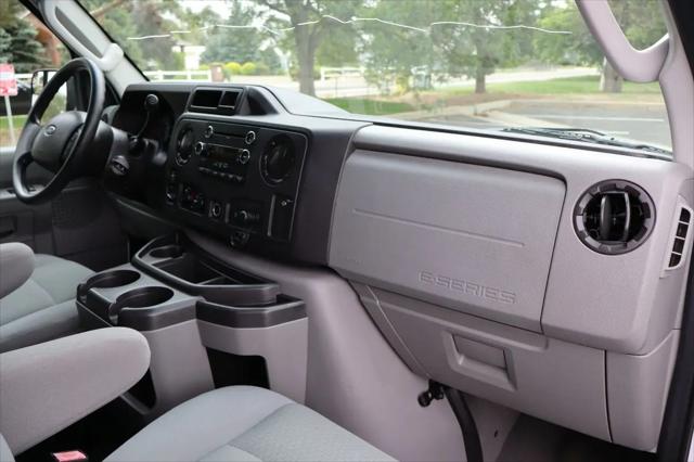 2010 Ford E-350 Super Duty XLT