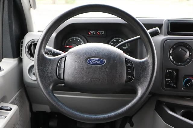 2010 Ford E-350 Super Duty XLT