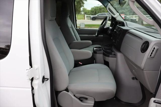 2010 Ford E-350 Super Duty XLT