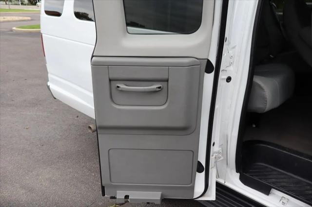 2010 Ford E-350 Super Duty XLT