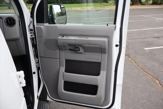 2010 Ford E-350 Super Duty XLT