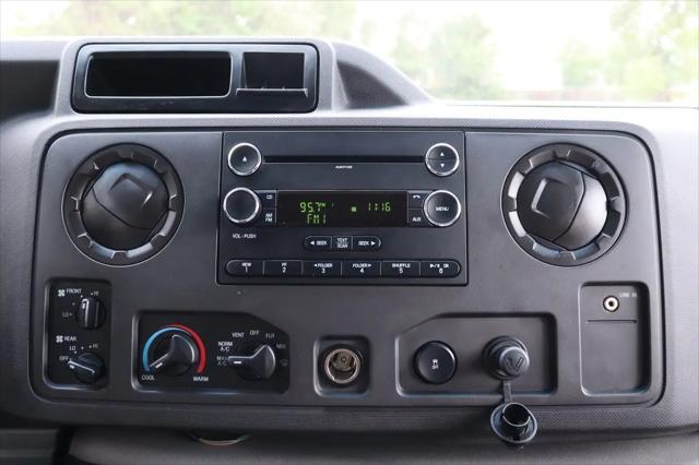 2010 Ford E-350 Super Duty XLT