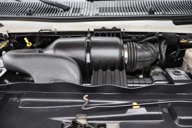 2010 Ford E-350 Super Duty XLT