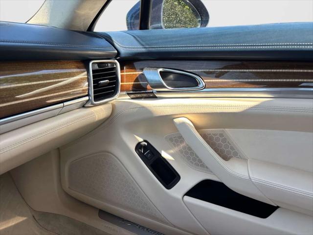 2012 Porsche Panamera 4S