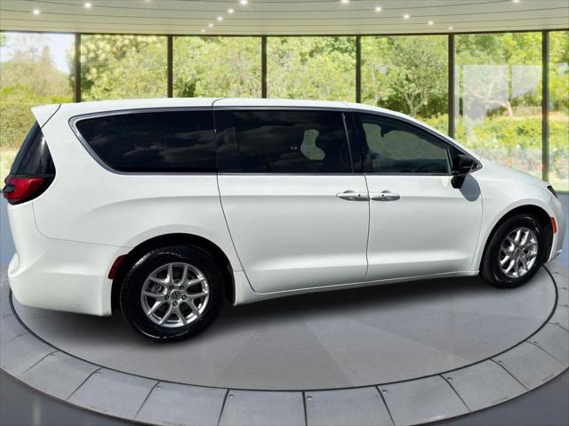 2024 Chrysler Pacifica Touring L 2024 Chrysler Pacifica Touring L