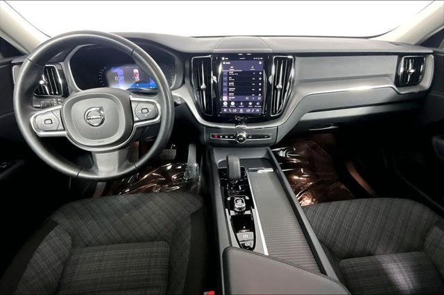 2024 Volvo XC60 Core - Photo 15