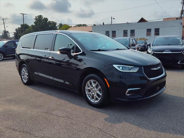 2024 Chrysler Pacifica Touring L for sale in Huntington, WV