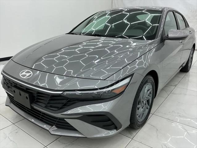 2024 Hyundai Elantra Hybrid Blue for sale near Cincinnati, OH