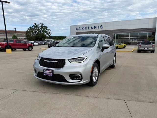 2023 Chrysler Pacifica Touring L for sale in Rolla, MO