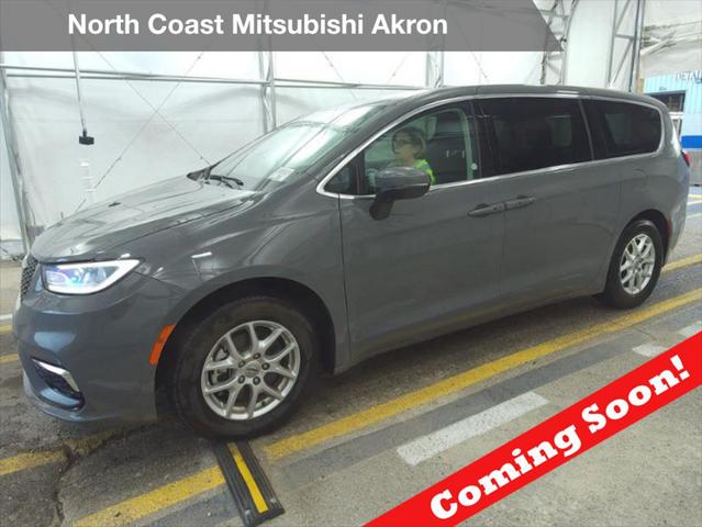 2023 Chrysler Pacifica Touring L for sale in Akron, OH