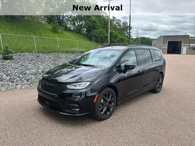 2025 Chrysler Pacifica Limited for sale in Wausau, WI