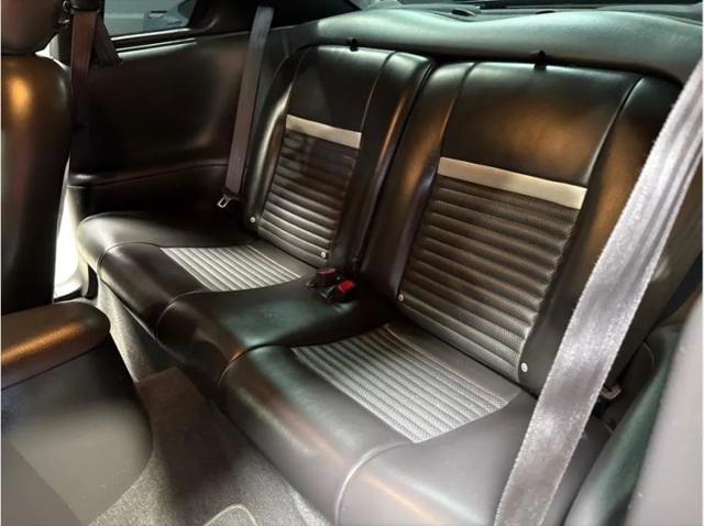 2004 Ford Mustang Mach 1