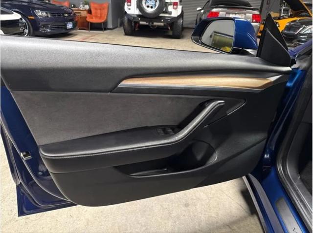 2022 Tesla Model 3 Long Range Dual Motor All-Wheel Drive
