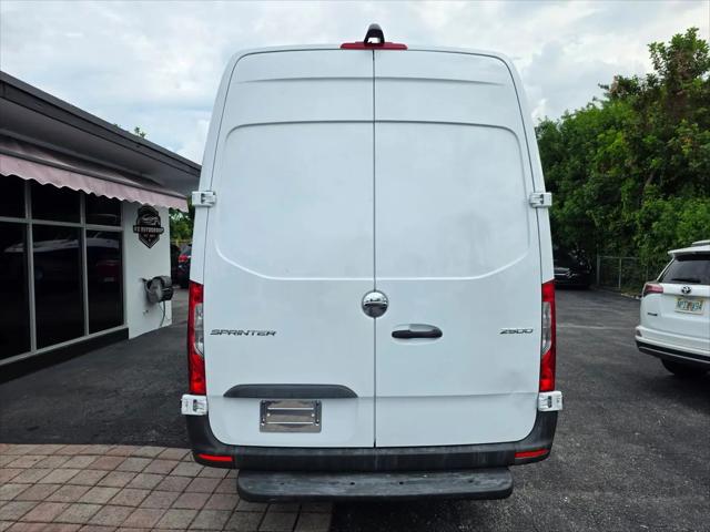 2021 Freightliner Sprinter High Roof I4