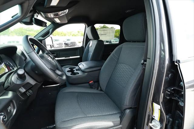 2026 Ram 2500 Black Express Crew Cab 4x4 64 Box