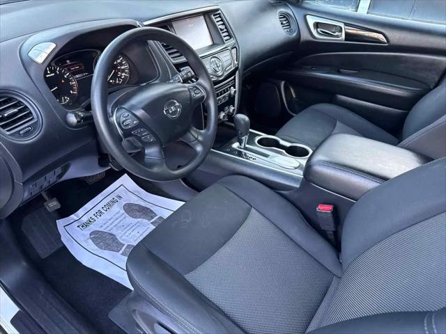 2019 Nissan Pathfinder S